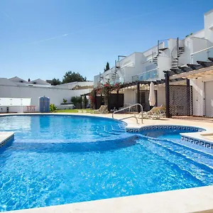  Apartment Cliff-top Townhouse With Stunning Ocean Views